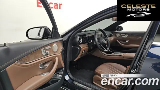 MERCEDES BENZ E-Classe W213 E300e 4MATIC Exclusive 2022 — photo 12 sur 35