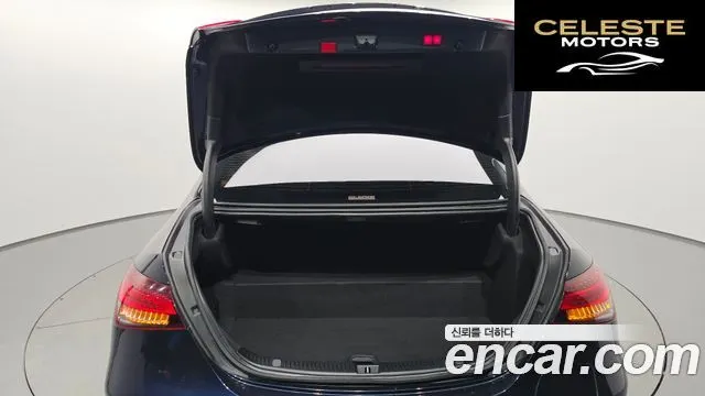 MERCEDES BENZ E-Classe W213 E300e 4MATIC Exclusive 2022 — photo 29 sur 35