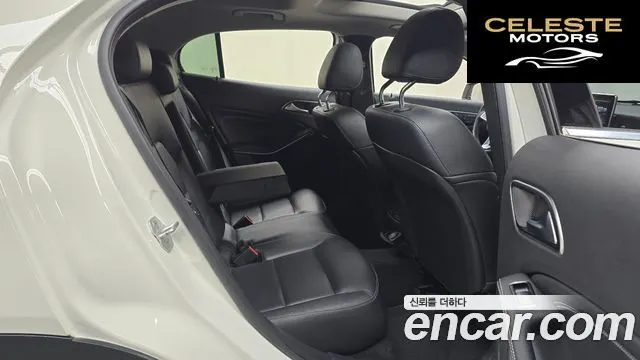 MERCEDES BENZ GLA-Classe X156 GLA200 d 4MATIC 2016 — photo 12 sur 20