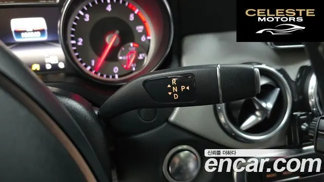 MERCEDES BENZ GLA-Classe X156 GLA200 d 4MATIC 2016 — photo 9 sur 20