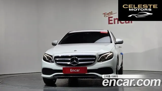 MERCEDES BENZ E-Classe W213 E220d Avantgarde 2019 — photo 2 sur 41