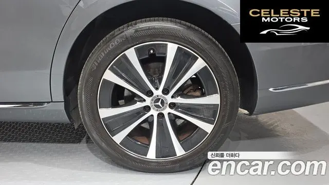 MERCEDES BENZ E-Classe W213 E300e Exclusive 2019 — photo 7 sur 33