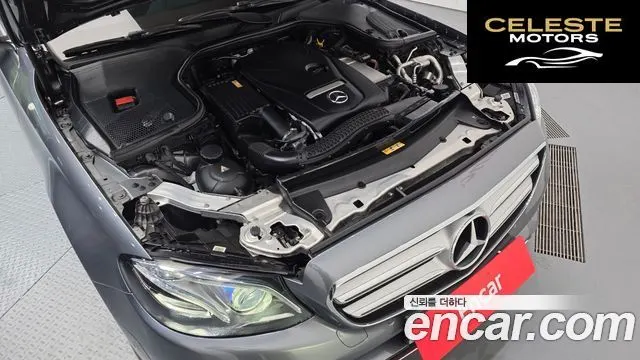 MERCEDES BENZ E-Classe W213 E300 Avantgarde 2017 — photo 6 sur 20