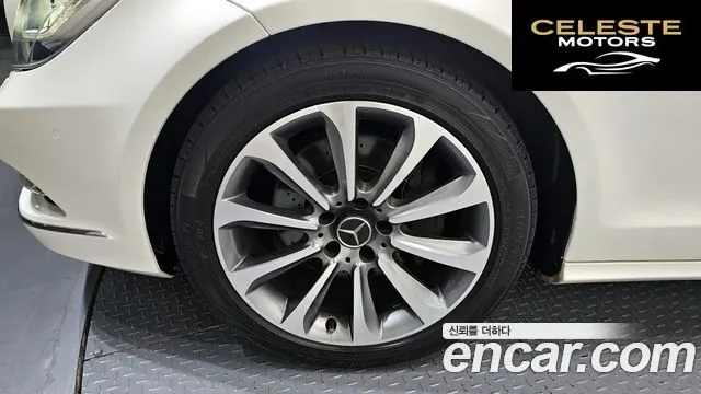 MERCEDES BENZ CLS-Classe W218 CLS350 2012 — photo 5 sur 20