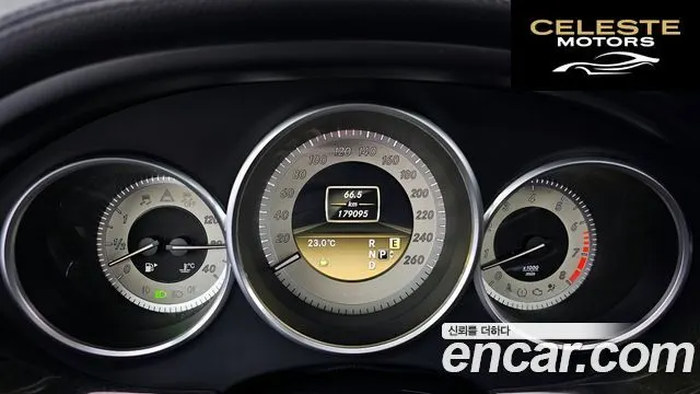 MERCEDES BENZ CLS-Classe W218 CLS350 2012 — photo 8 sur 20