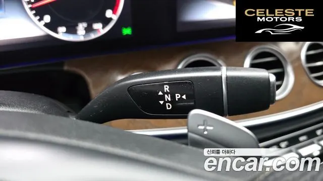 MERCEDES BENZ E-Classe W213 E300 4MATIC Exclusive 2018 — photo 12 sur 36