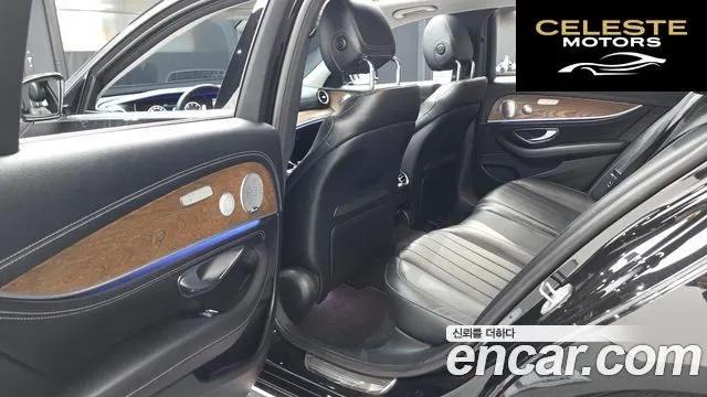MERCEDES BENZ E-Classe W213 E300 4MATIC Exclusive 2018 — photo 16 sur 36