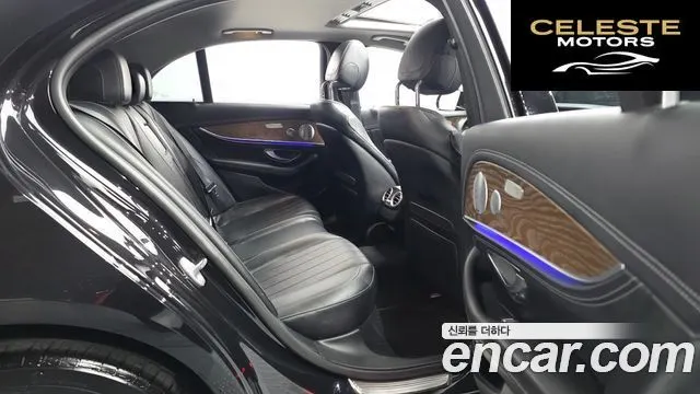 MERCEDES BENZ E-Classe W213 E300 4MATIC Exclusive 2018 — photo 18 sur 36