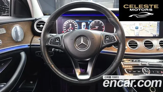 MERCEDES BENZ E-Classe W213 E300 4MATIC Exclusive 2018 — photo 19 sur 36