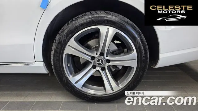 MERCEDES BENZ E-Classe W213 E220d Avantgarde 2019 — photo 6 sur 41