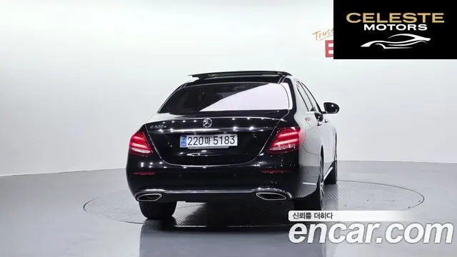 MERCEDES BENZ E-Classe W213 E300e Exclusive 2019 — photo 4 sur 33