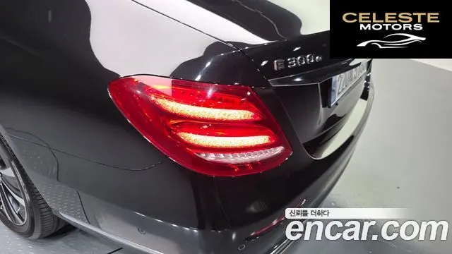 MERCEDES BENZ E-Classe W213 E300e Exclusive 2019 — photo 9 sur 33