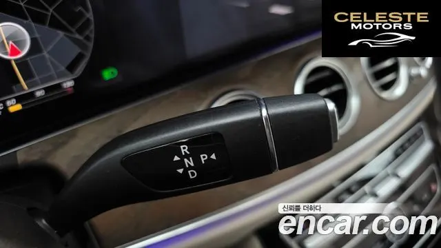MERCEDES BENZ E-Classe W213 E300 4MATIC Exclusive 2019 — photo 11 sur 34