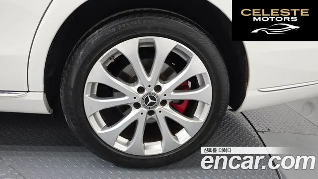 MERCEDES BENZ E-Classe W213 E300 4MATIC Exclusive 2019 — photo 6 sur 34