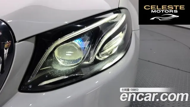 MERCEDES BENZ E-Classe W213 E300 4MATIC Exclusive 2019 — photo 7 sur 34