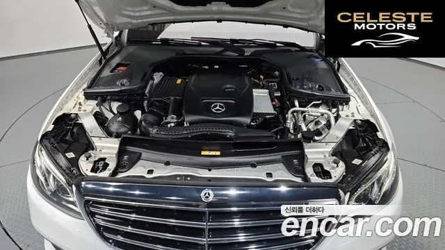 MERCEDES BENZ E-Classe W213 E300 4MATIC Exclusive 2019 — photo 5 sur 34