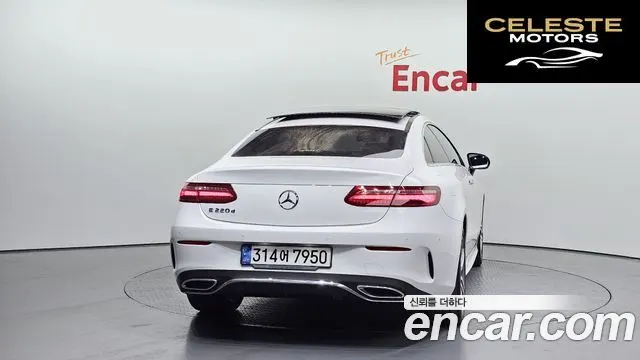 MERCEDES BENZ E-Classe W213 E220d Coupé 2017 — photo 4 sur 31