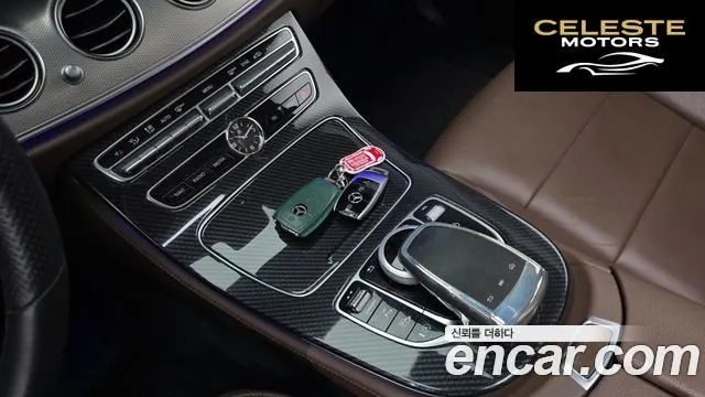 MERCEDES BENZ E-Classe W213 E200 Avantgarde 2018 — photo 24 sur 32