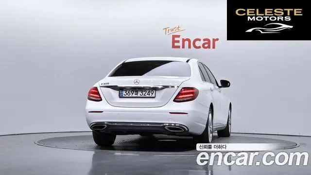 MERCEDES BENZ E-Classe W213 E200 Avantgarde 2018 — photo 4 sur 32