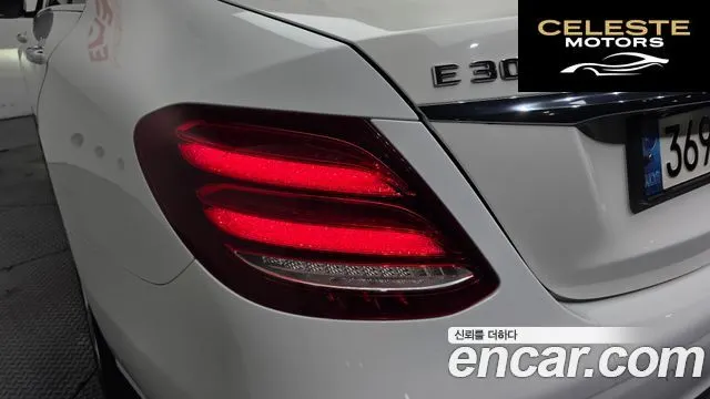 MERCEDES BENZ E-Classe W213 E200 Avantgarde 2018 — photo 9 sur 32