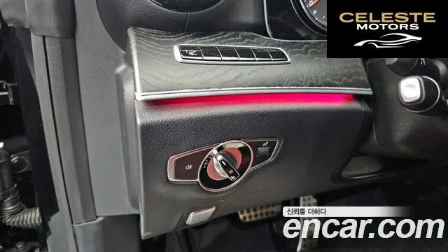 MERCEDES BENZ E-Classe W213 E220d Cabriolet 2018 — photo 19 sur 38