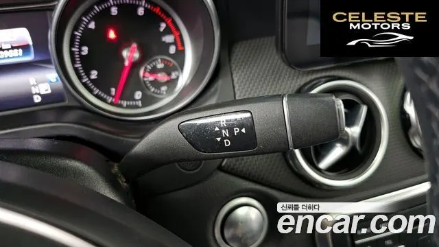 MERCEDES BENZ GLA-Classe X156 GLA220 2018 — photo 11 sur 33