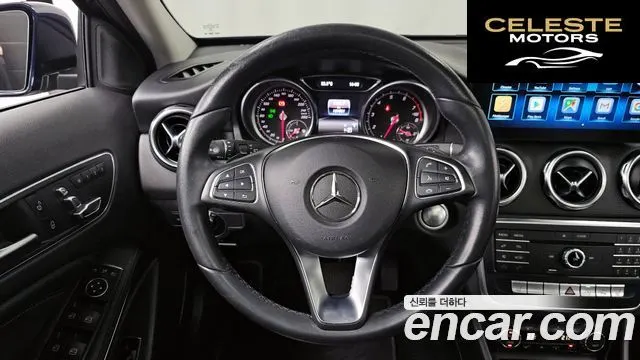 MERCEDES BENZ GLA-Classe X156 GLA220 2018 — photo 18 sur 33
