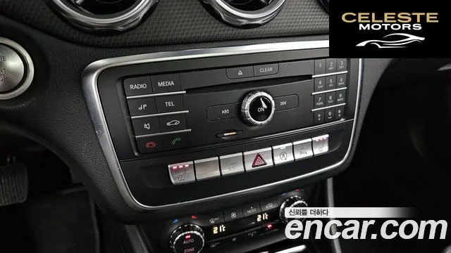 MERCEDES BENZ GLA-Classe X156 GLA220 2018 — photo 31 sur 33