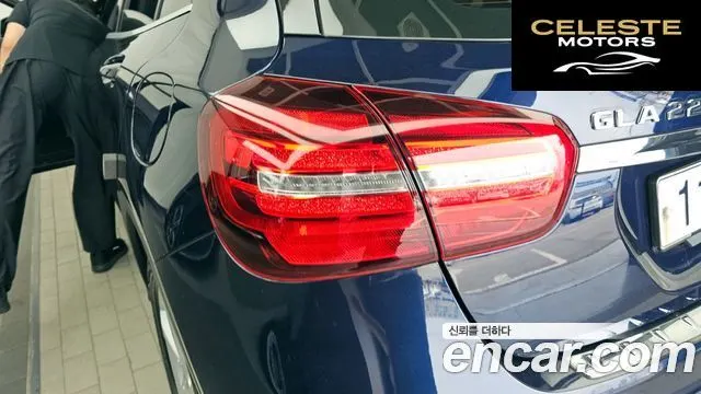 MERCEDES BENZ GLA-Classe X156 GLA220 2018 — photo 8 sur 33