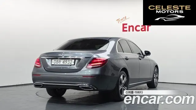 MERCEDES BENZ E-Classe W213 E220d Avantgarde 2019 — photo 2 sur 33