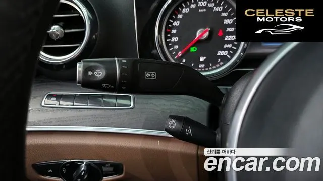 MERCEDES BENZ E-Classe W213 E220d Avantgarde 2019 — photo 27 sur 33