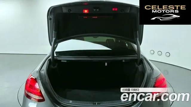 MERCEDES BENZ E-Classe W213 E220d Avantgarde 2019 — photo 28 sur 33