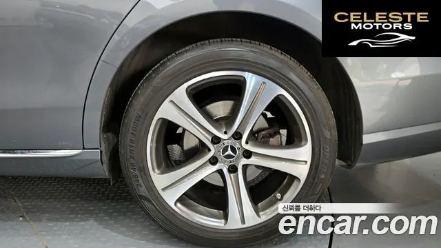 MERCEDES BENZ E-Classe W213 E220d Avantgarde 2019 — photo 7 sur 33