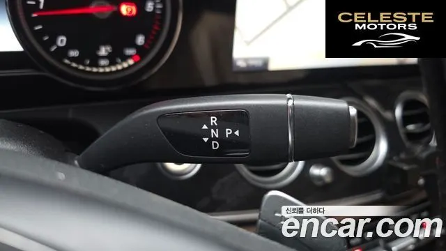 MERCEDES BENZ E-Classe W213 E220d 4MATIC Avantgarde 2018 — photo 12 sur 33
