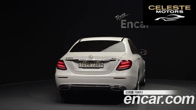 MERCEDES BENZ E-Classe W213 E220d 4MATIC Avantgarde 2018 — photo 4 sur 33