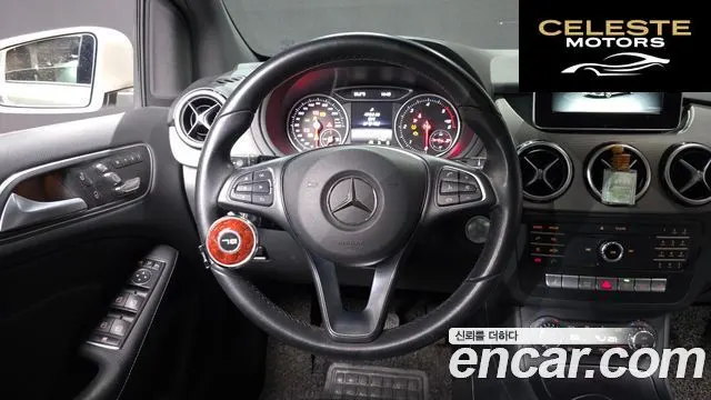 MERCEDES BENZ B-Classe W246 B200 d 2016 — photo 18 sur 33