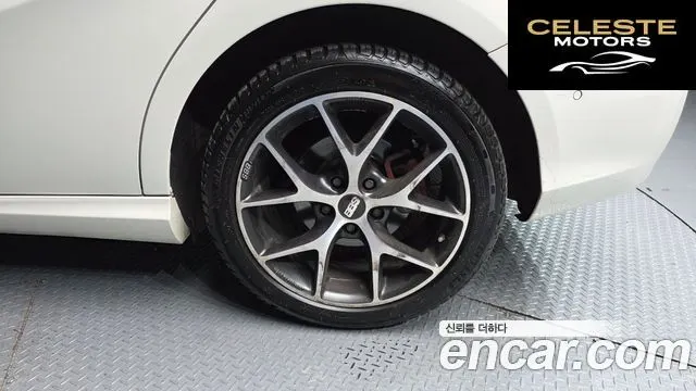 MERCEDES BENZ B-Classe W246 B200 d 2016 — photo 6 sur 33