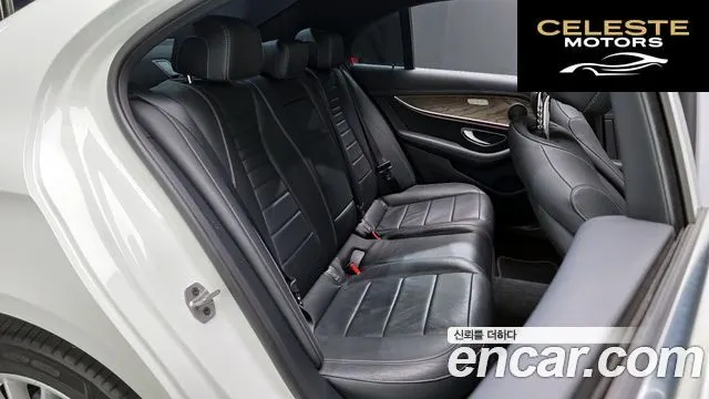 MERCEDES BENZ E-Classe W213 E220d 4MATIC Exclusive 2021 — photo 17 sur 32