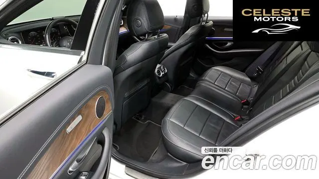 MERCEDES BENZ E-Classe W213 E220d 4MATIC Exclusive 2021 — photo 18 sur 32