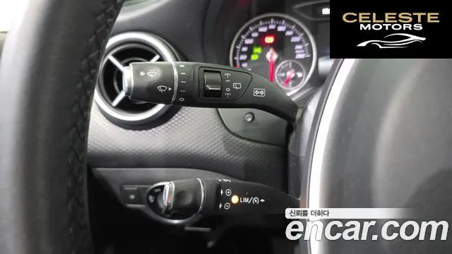 MERCEDES BENZ A-Classe W176 A200 2017 — photo 15 sur 20