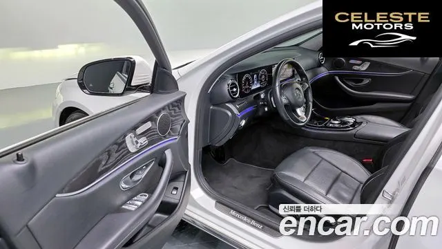 MERCEDES BENZ E-Classe W213 E300 4MATIC Avantgarde 2017 — photo 10 sur 20