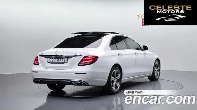 MERCEDES BENZ E-Classe W213 E300 4MATIC Avantgarde 2017 — photo 2 sur 20