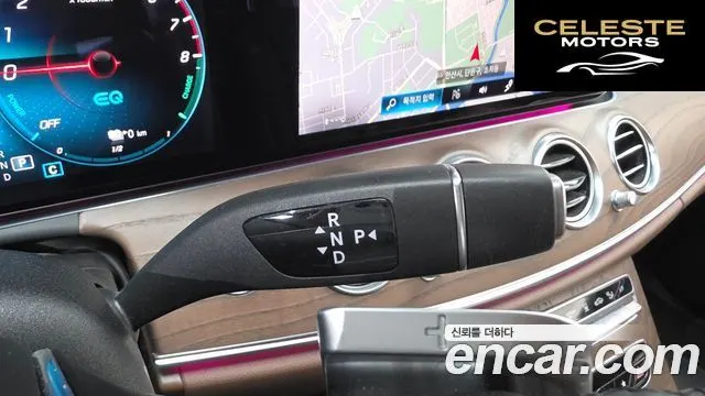 MERCEDES BENZ E-Classe W213 E300e 4MATIC Exclusive 2021 — photo 12 sur 32