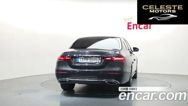 MERCEDES BENZ E-Classe W213 E300e 4MATIC Exclusive 2021 — photo 4 sur 32