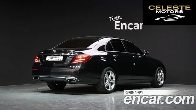 MERCEDES BENZ E-Classe W213 E220d 4MATIC Avantgarde 2017 — photo 2 sur 20