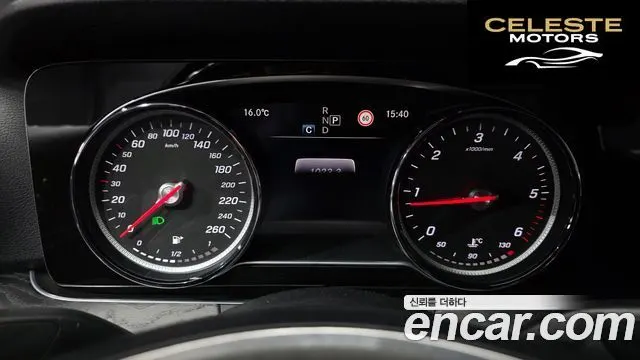 MERCEDES BENZ E-Classe W213 E220d 4MATIC Avantgarde 2017 — photo 8 sur 20