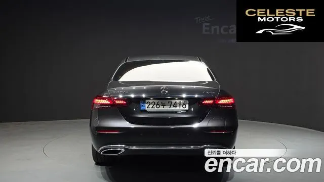 MERCEDES BENZ E-Classe W213 E300e 4MATIC Exclusive 2022 — photo 4 sur 33