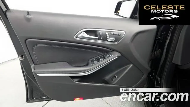 MERCEDES BENZ GLA-Classe X156 GLA220 2019 — photo 14 sur 31