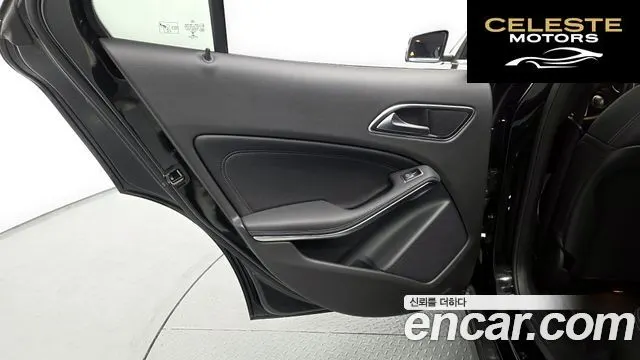 MERCEDES BENZ GLA-Classe X156 GLA220 2019 — photo 15 sur 31
