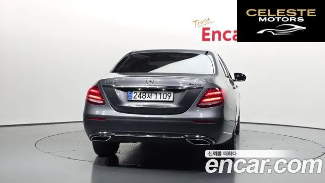 MERCEDES BENZ E-Classe W213 E220d 4MATIC Exclusive 2019 — photo 4 sur 32